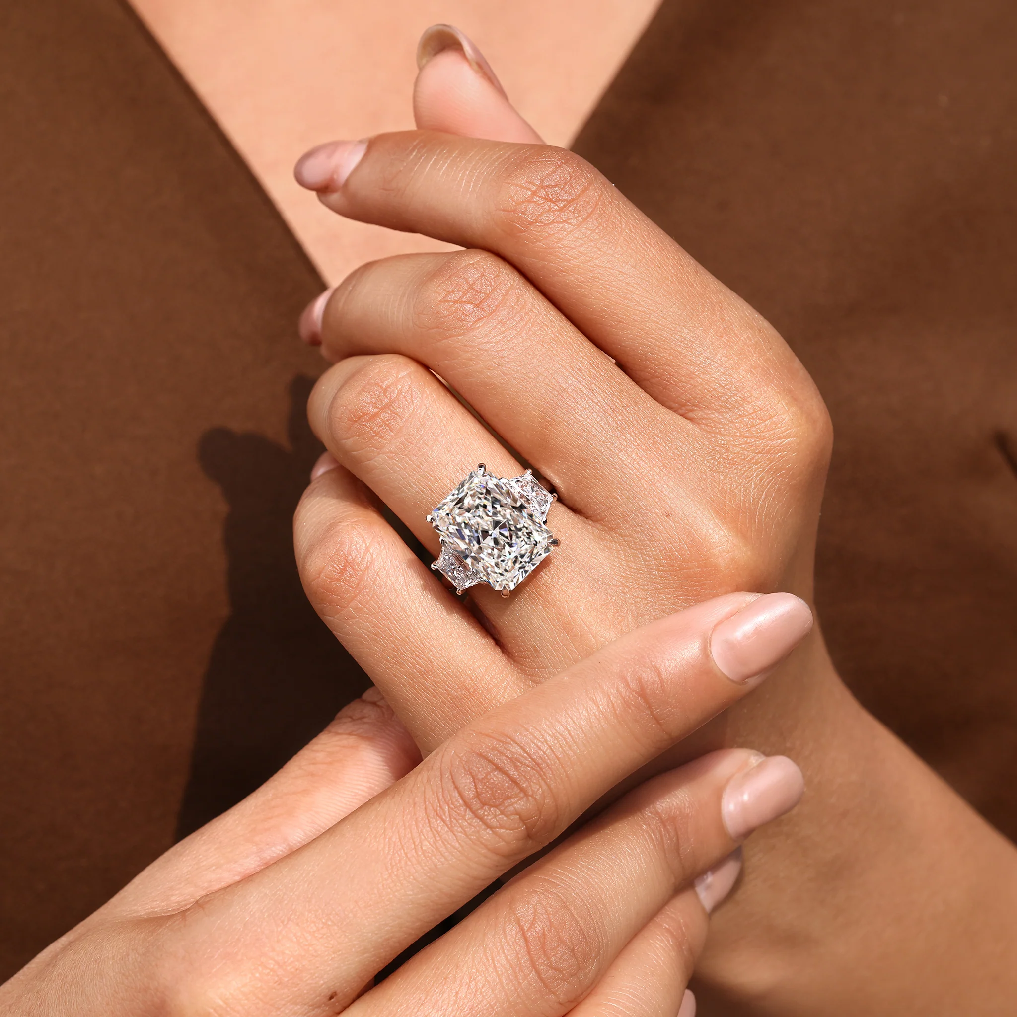 10 - 14 Carat Radiant Cut Diamond Ring with Trapezoid Side Stones - Image 9