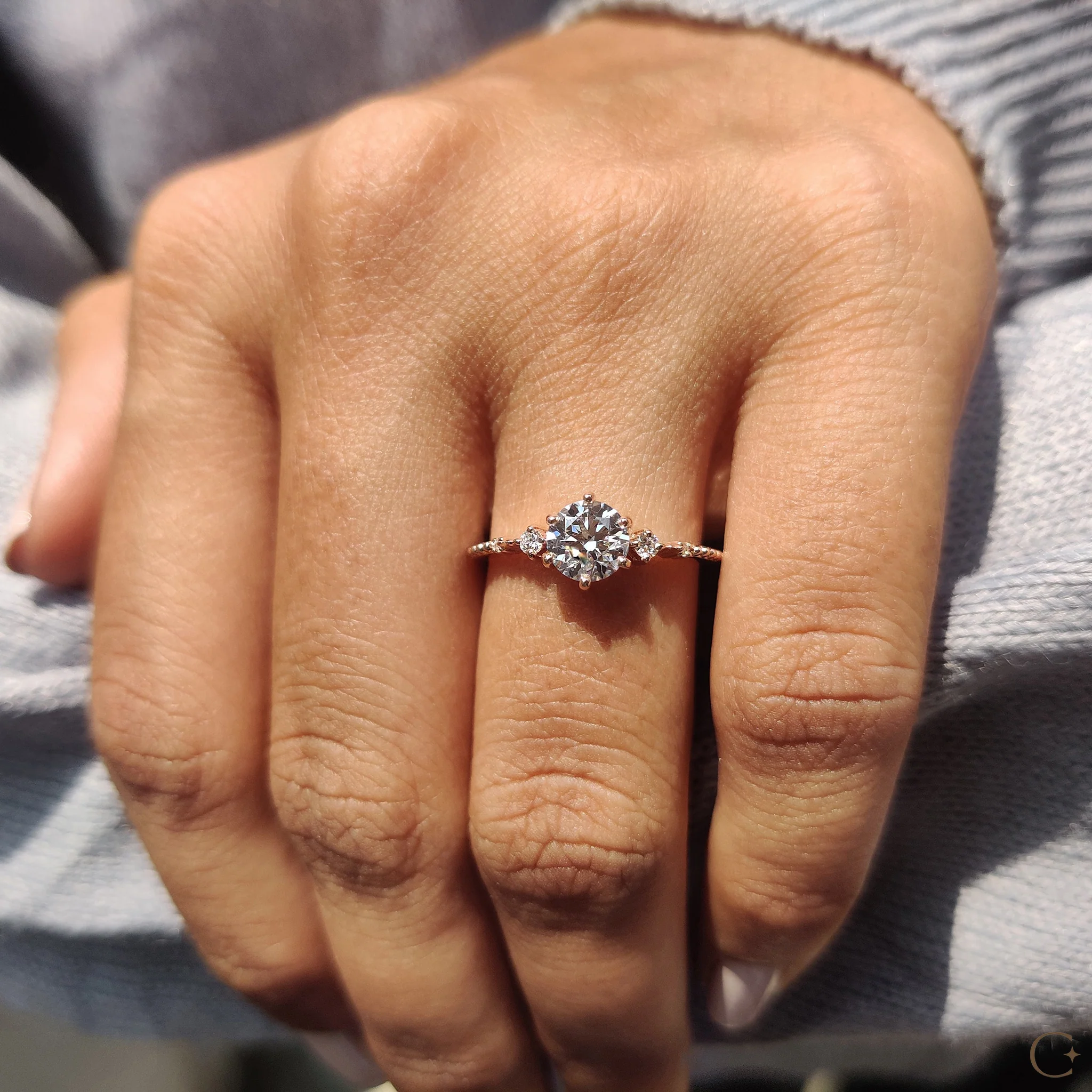 3 Stone Diamond Ring With Round Cut Stones - Image 2