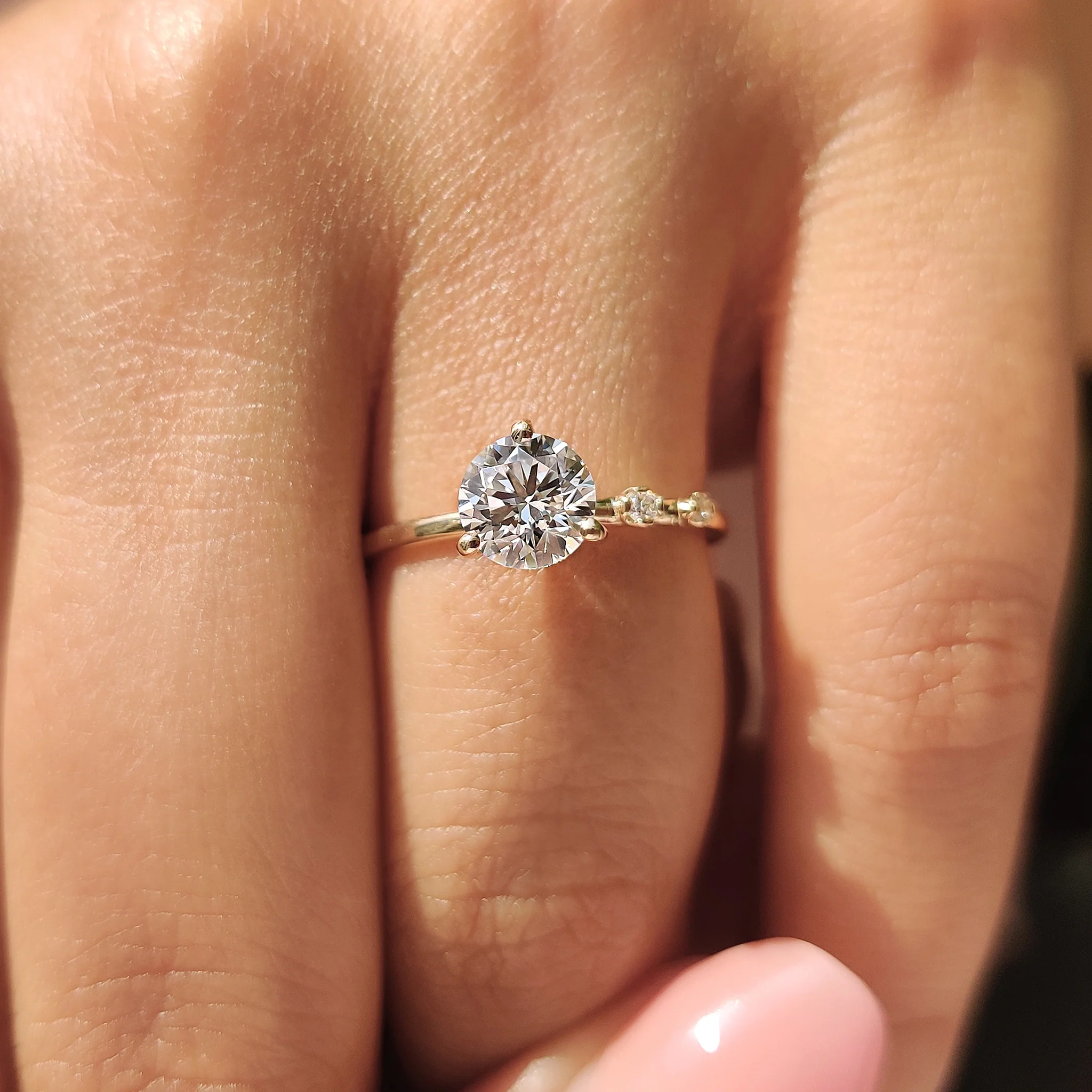 Round Diamond 3 Stone Diamond Ring - Image 5