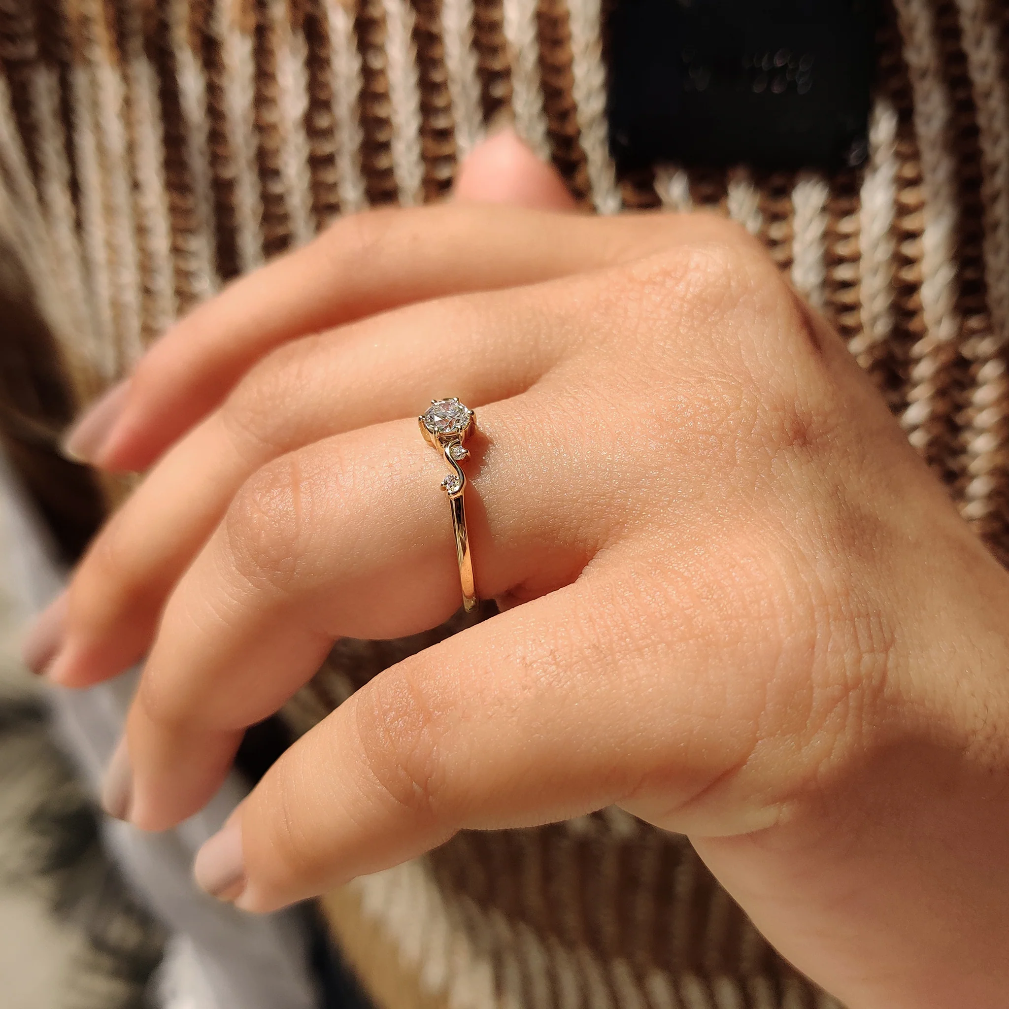 Round Cut 5 Stone Engagement Ring - Image 4