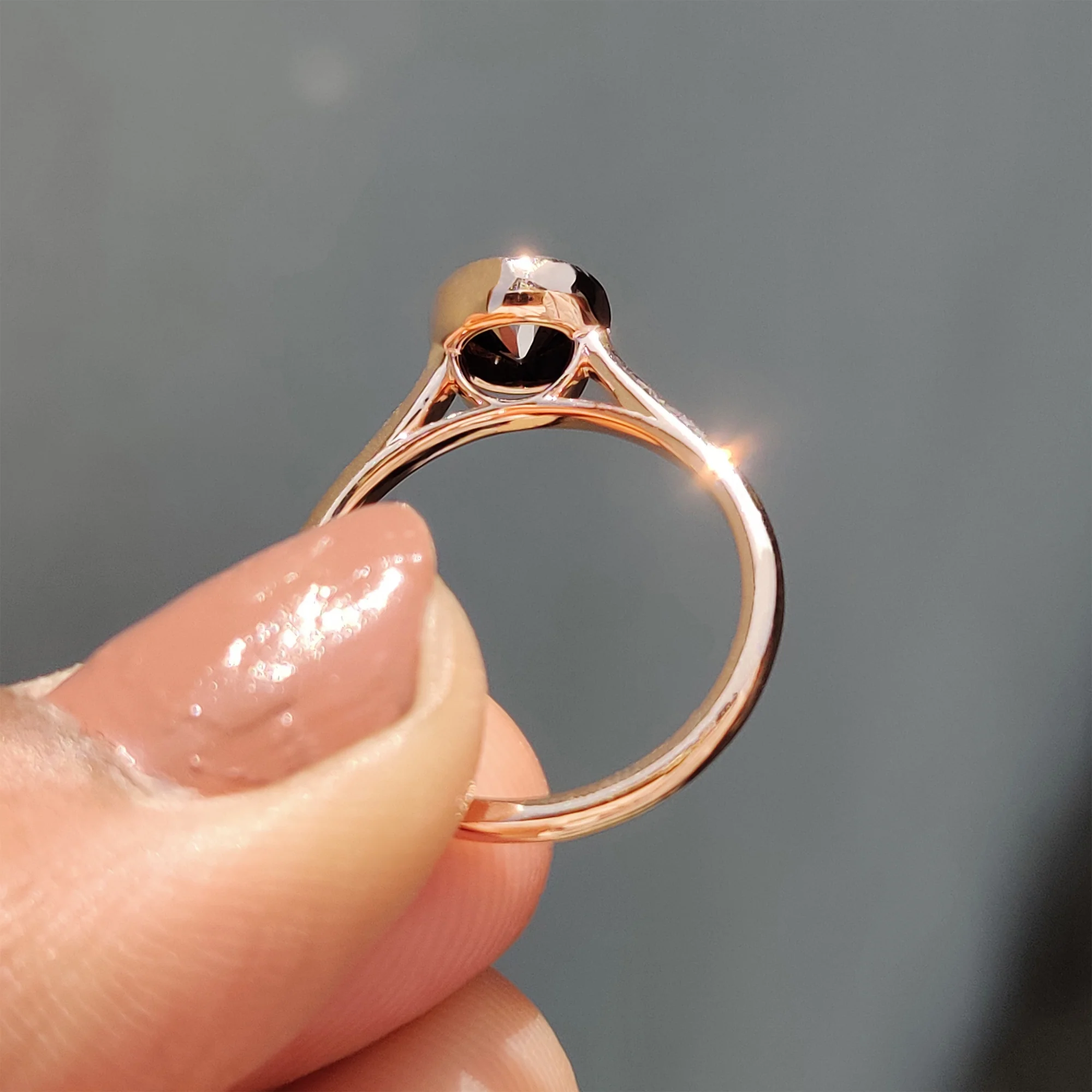 Round Cut Black Moissanite Ring With Solitaire Style - Image 3