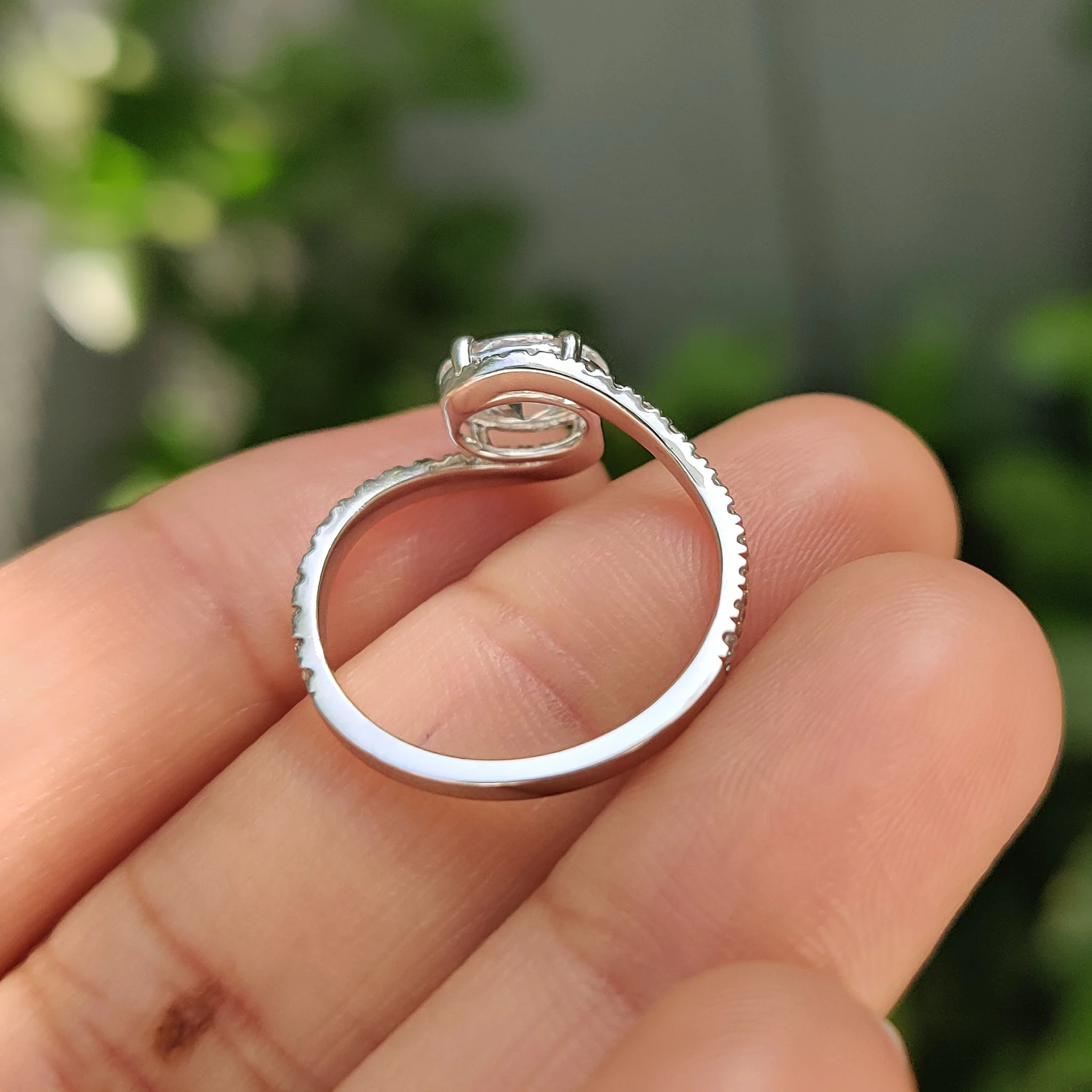 Oval Diamond Bypass Setting Ring In Half Eternity Style - Image 9