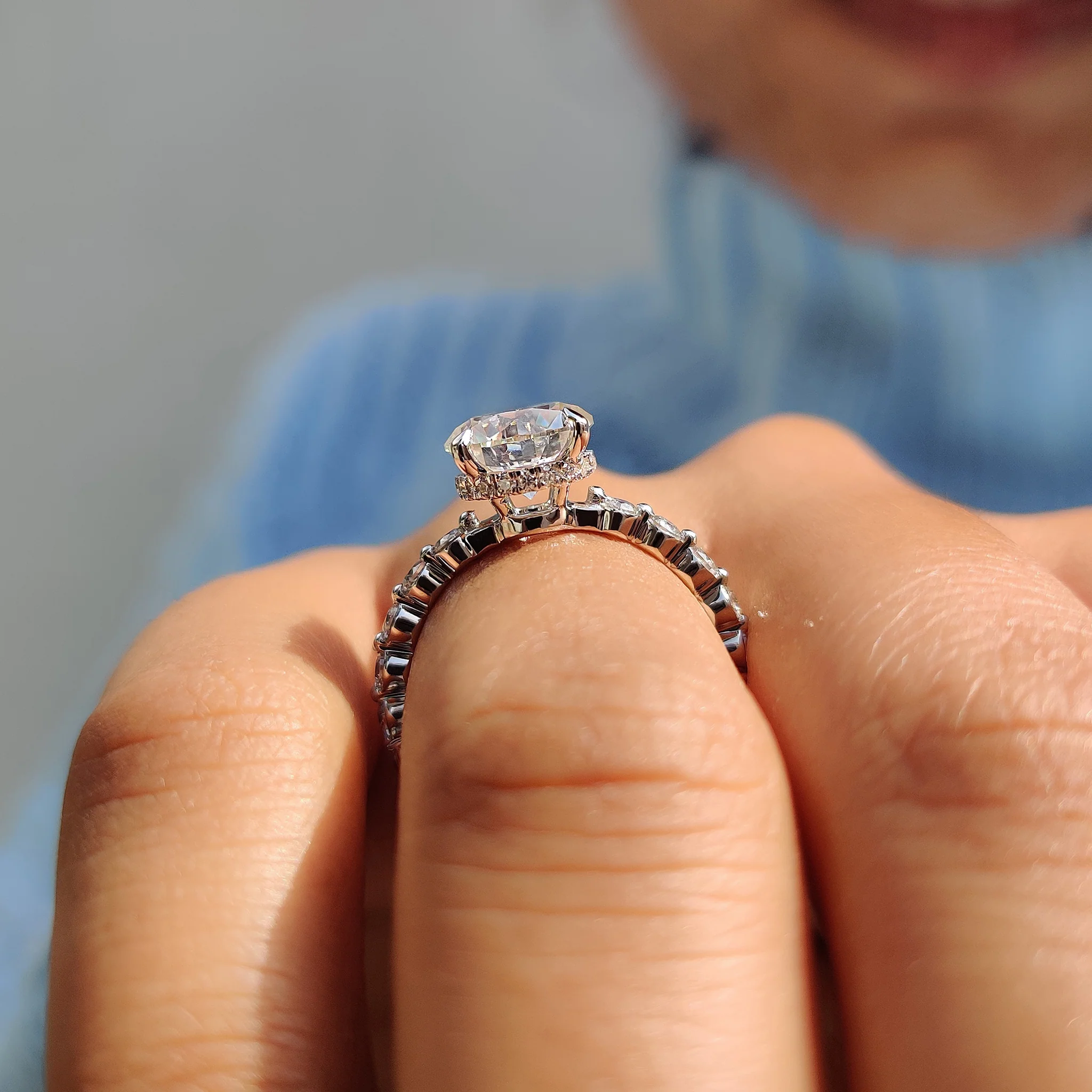 Floating Bubble Prong Round Cut Engagement Ring - Image 5