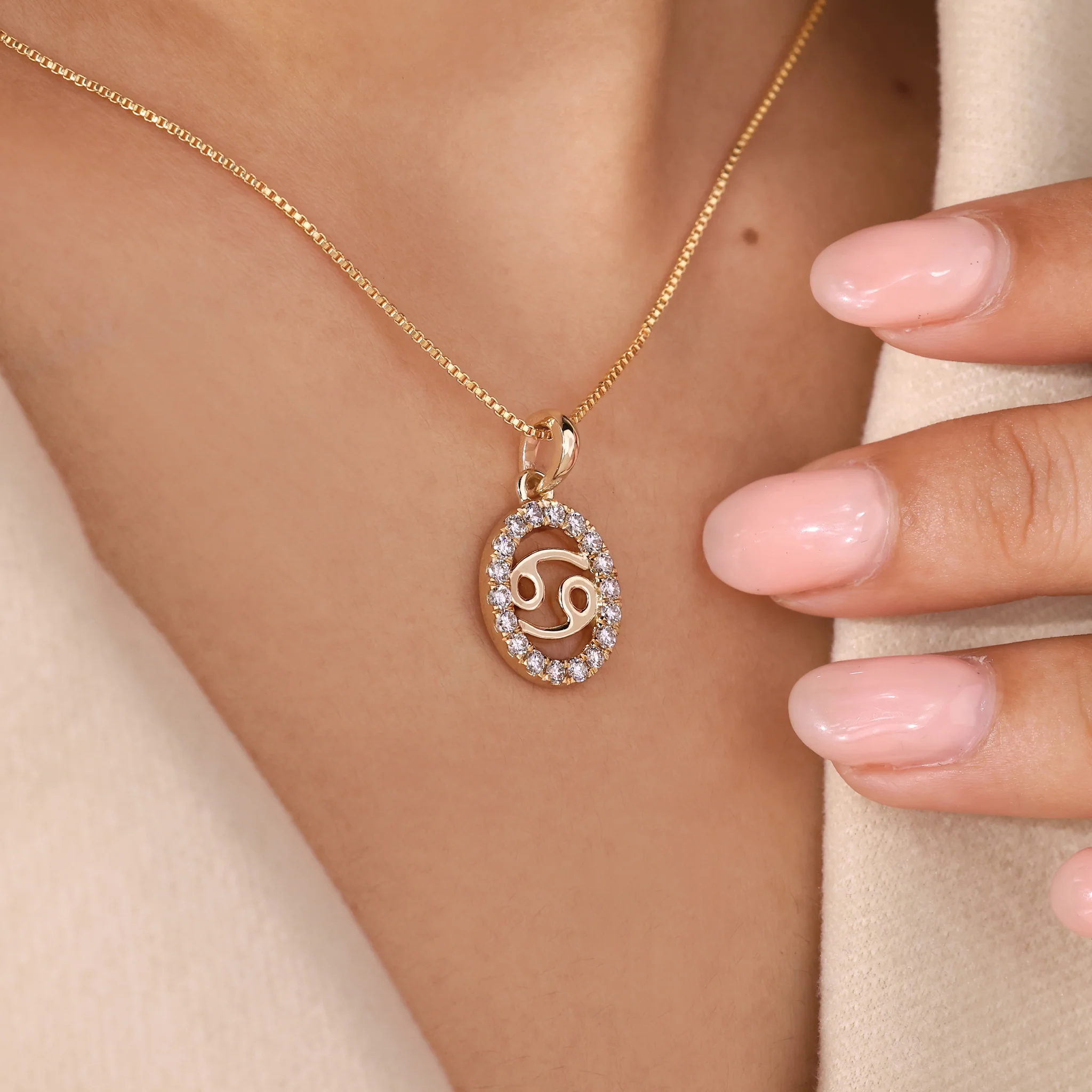 Halo Style Cancer Zodiac Pendant - Image 7
