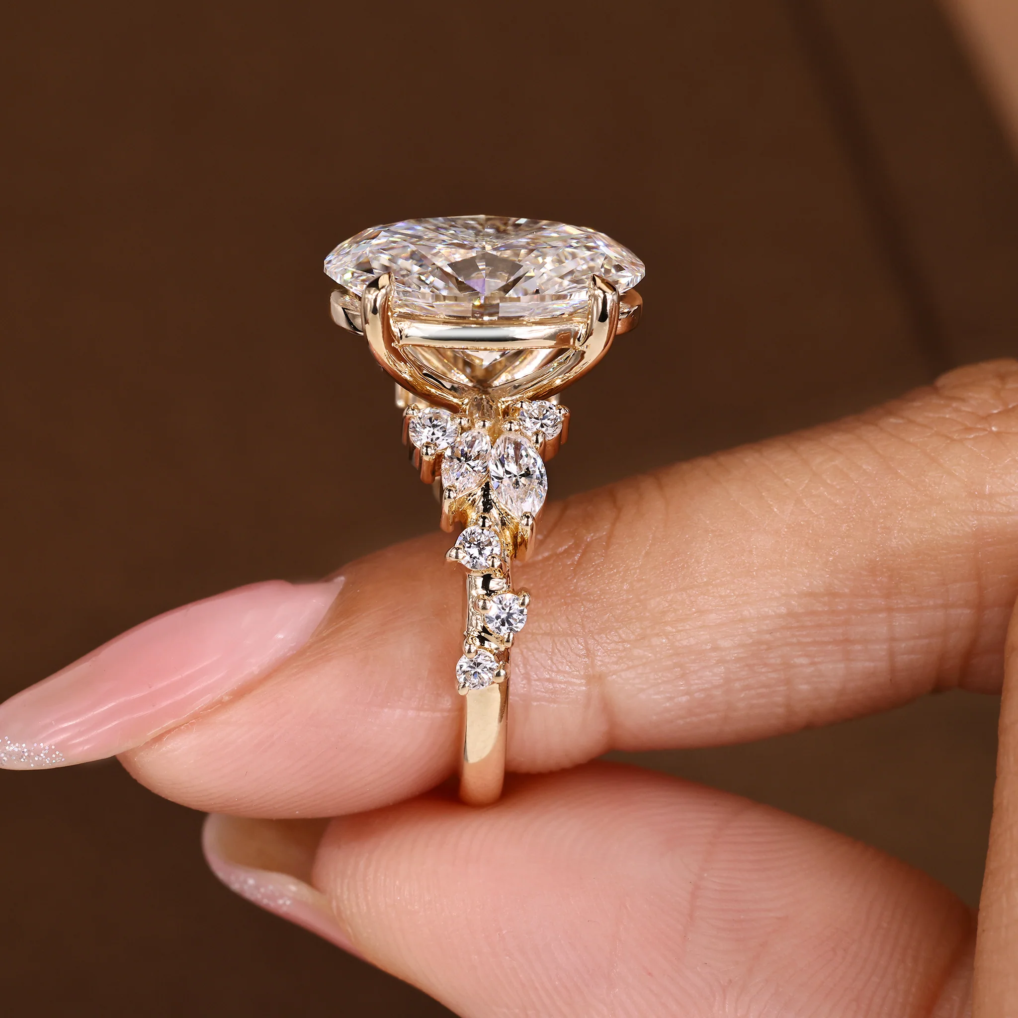 IGI Certified 5 - 7 Carat Oval Cut Diamond Ring in Cluster Setting - Image 8