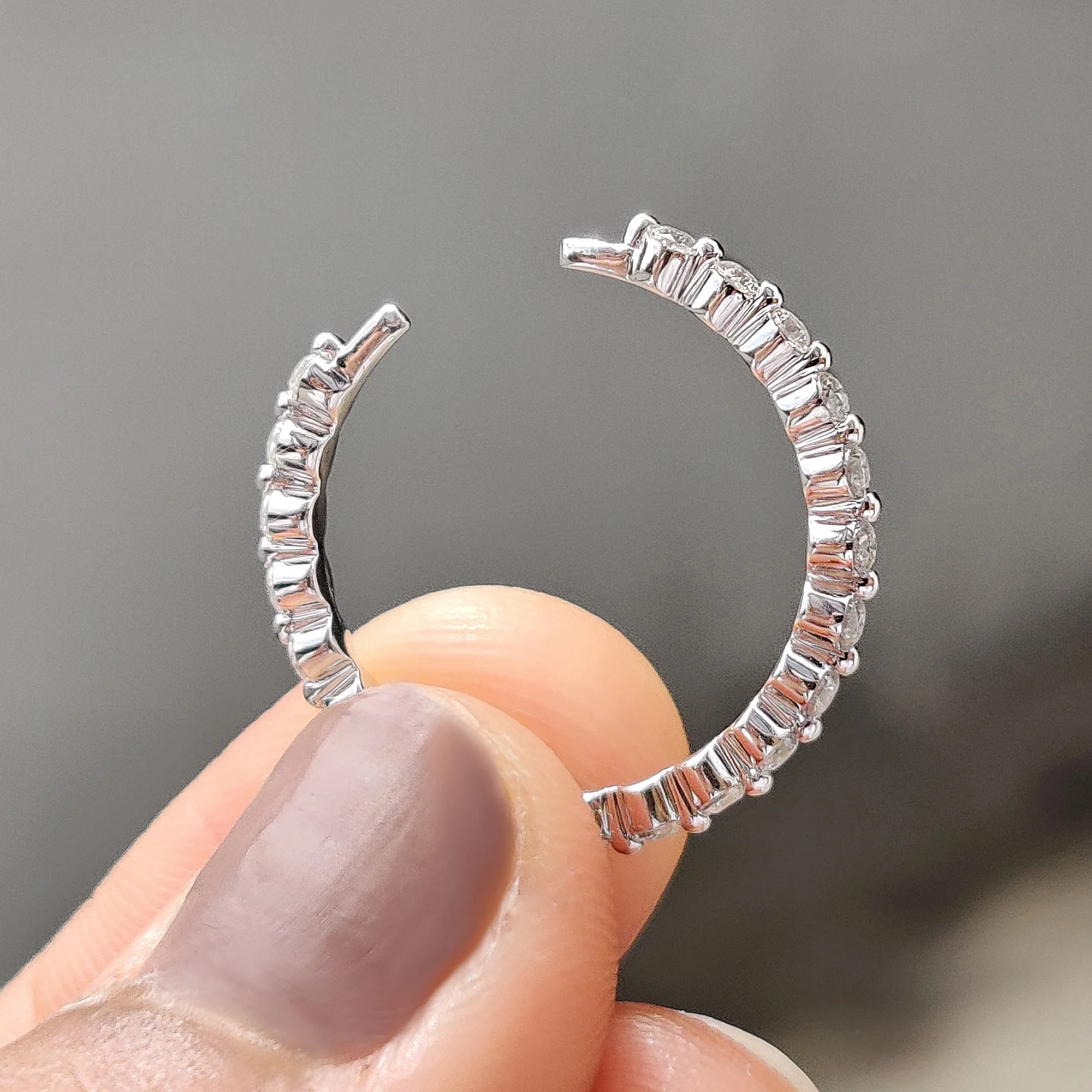 Open Gap Wedding Band In round Cut - Image 7
