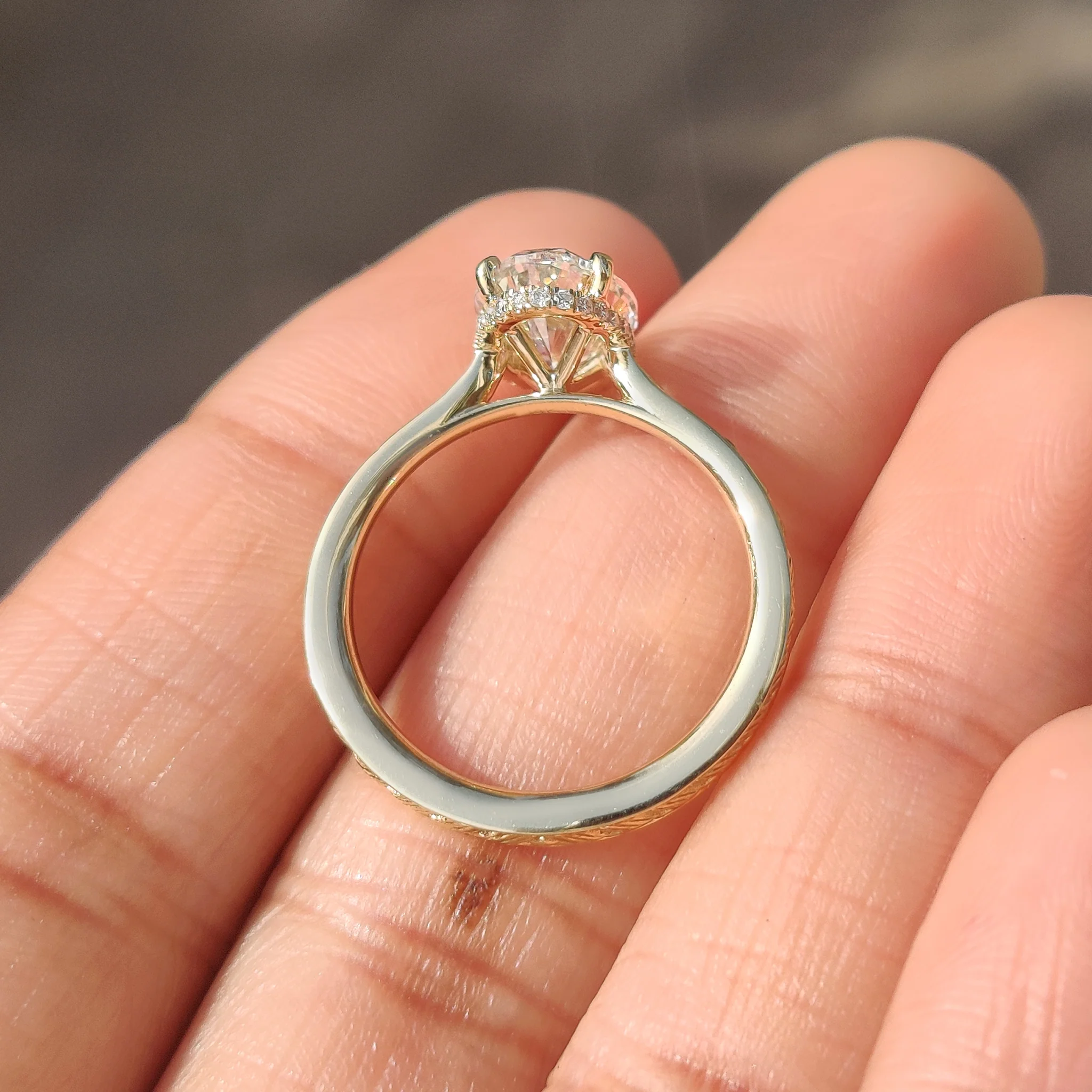 Oval Cut Art Deco Diamond Ring with Two Emerald Side Gemstones - Image 8