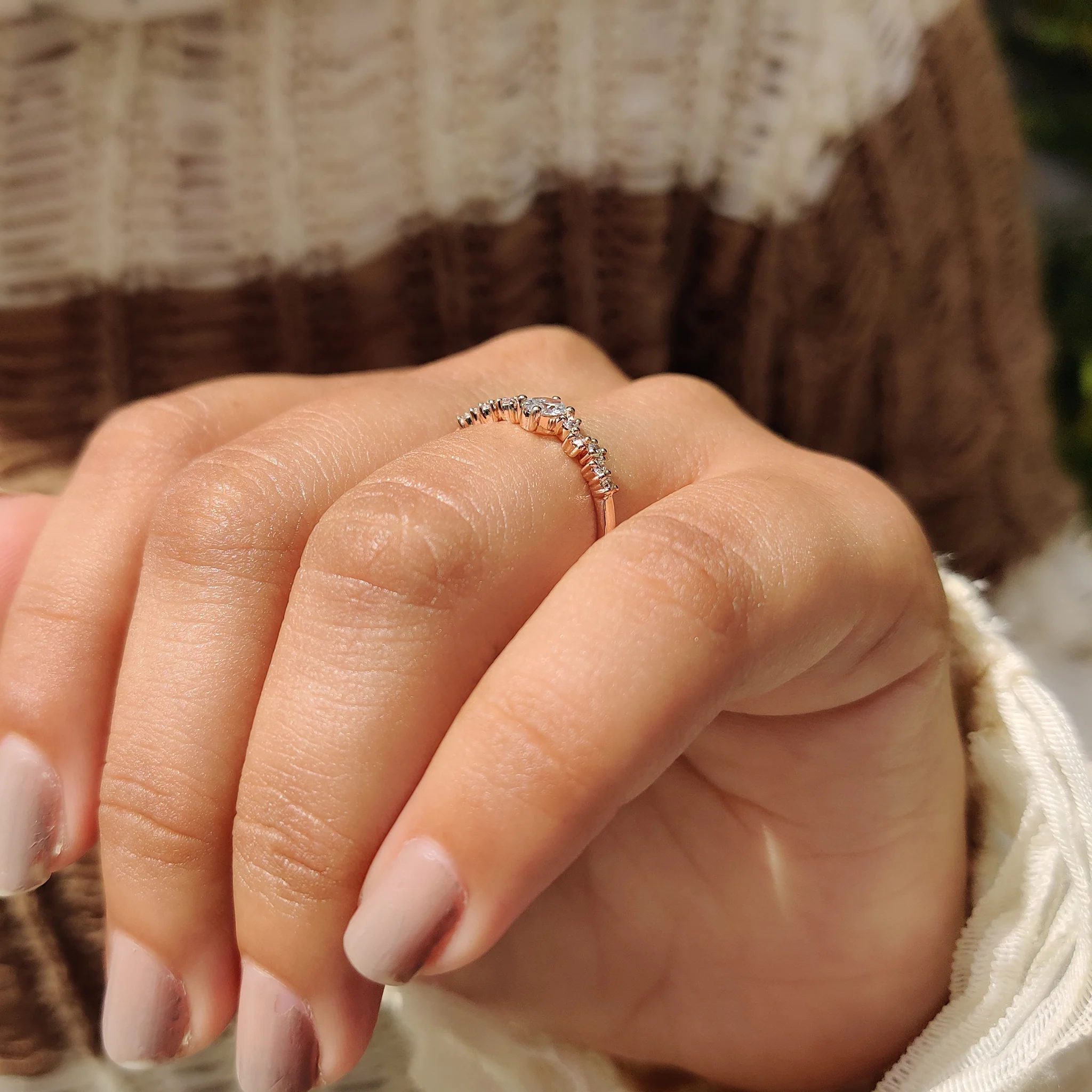 Oval Diamond Band With Zig Zag Style - Image 3