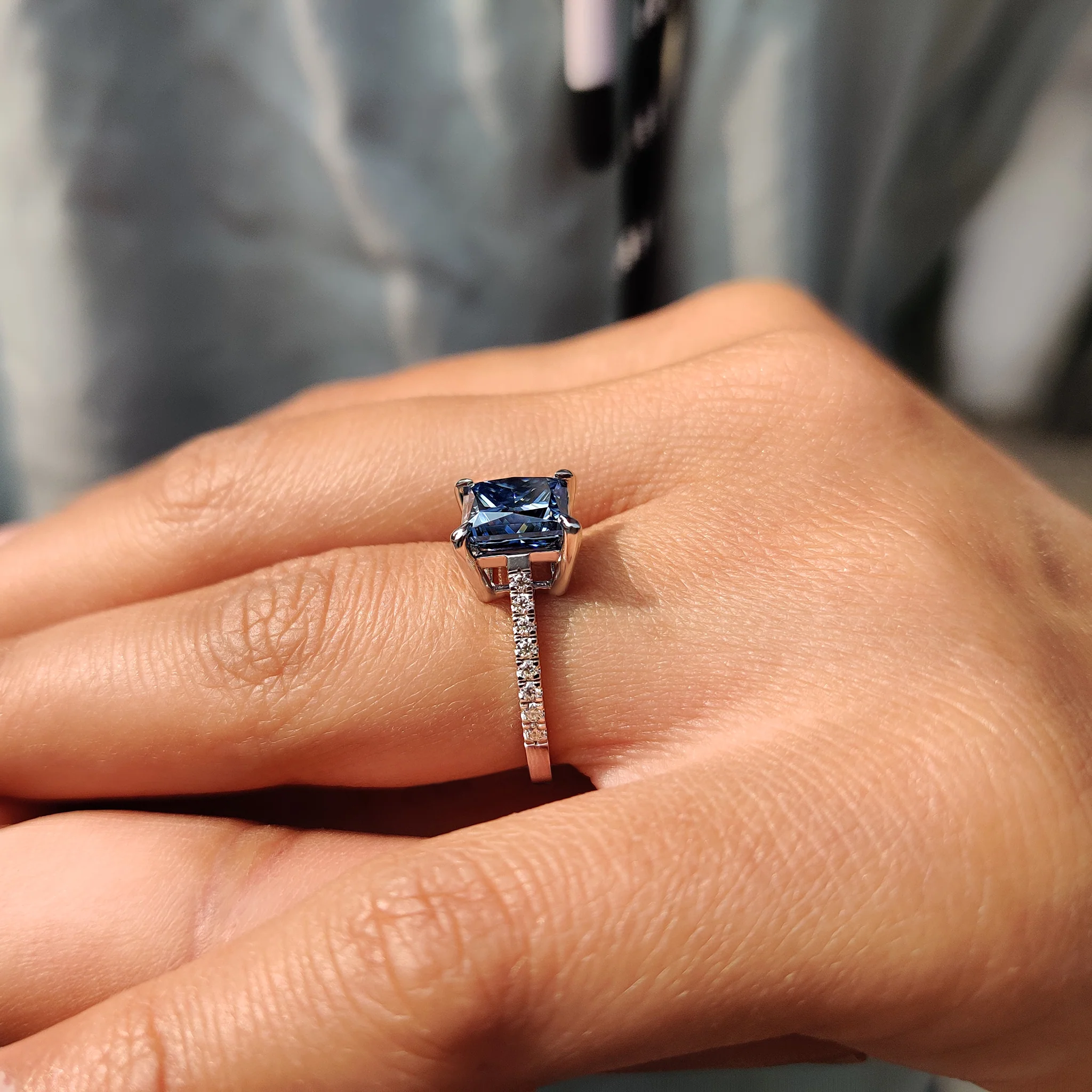 Royal Dark Blue Princess Cut Engagement Ring - Image 3