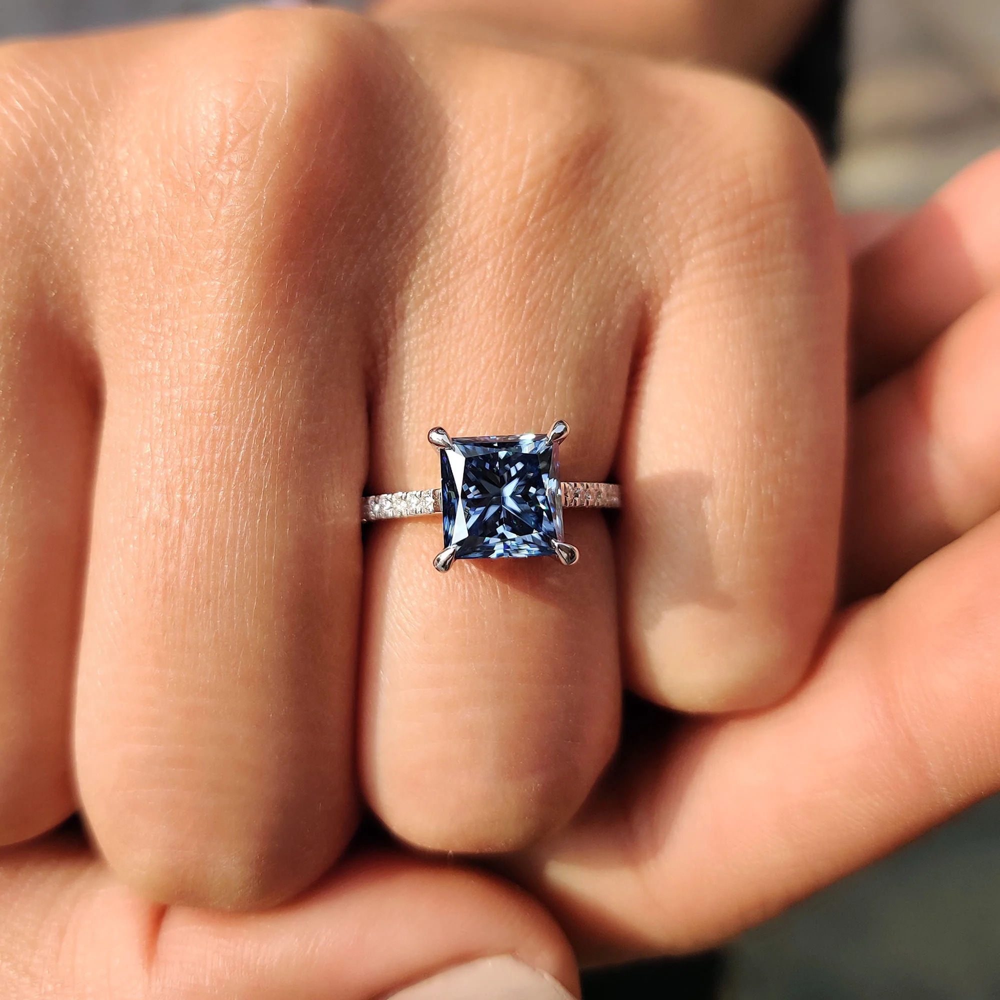 Royal Dark Blue Princess Cut Engagement Ring - Image 4