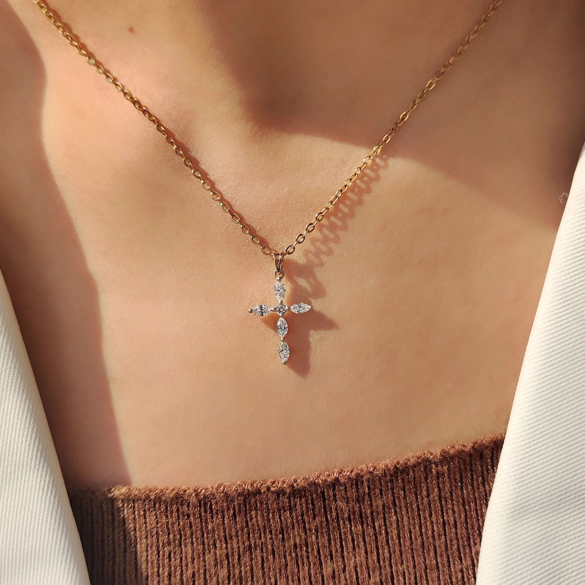 Round And Marquise Diamond Pendant In Sweden Cross Style - Image 5