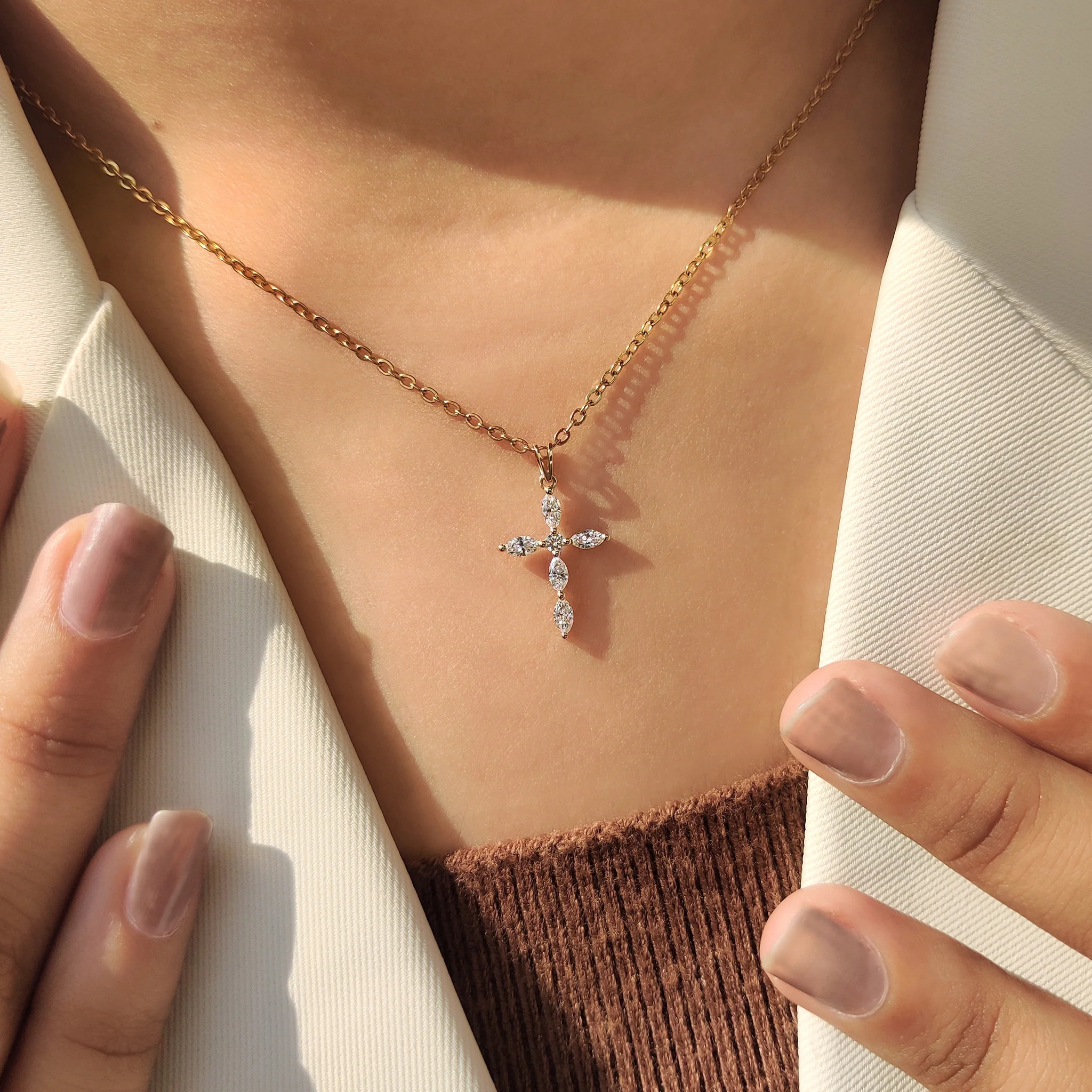 Round And Marquise Diamond Pendant In Sweden Cross Style - Image 9