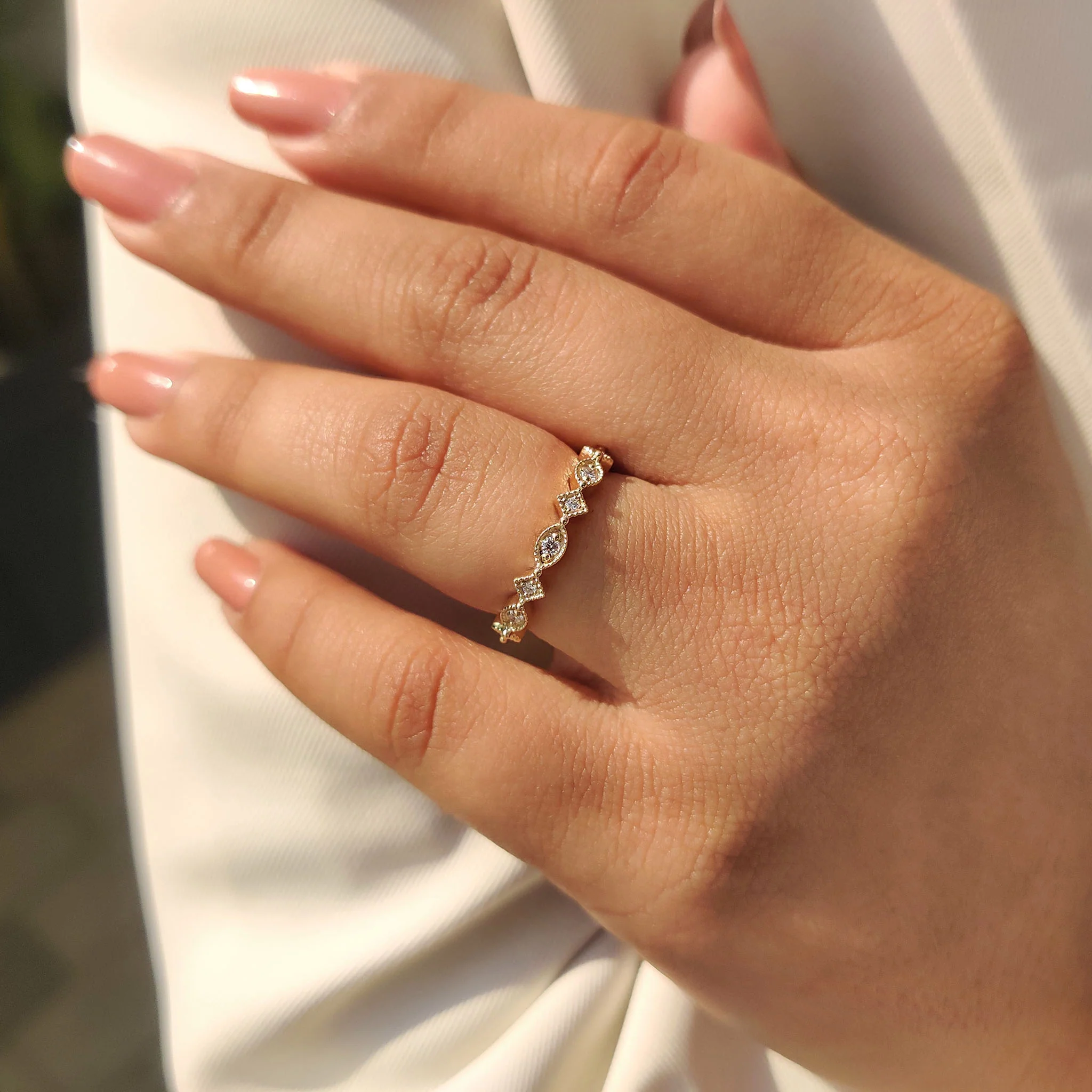 Round Cut Yellow Gold Diamond Wedding Band With Marquise Outline - Image 5