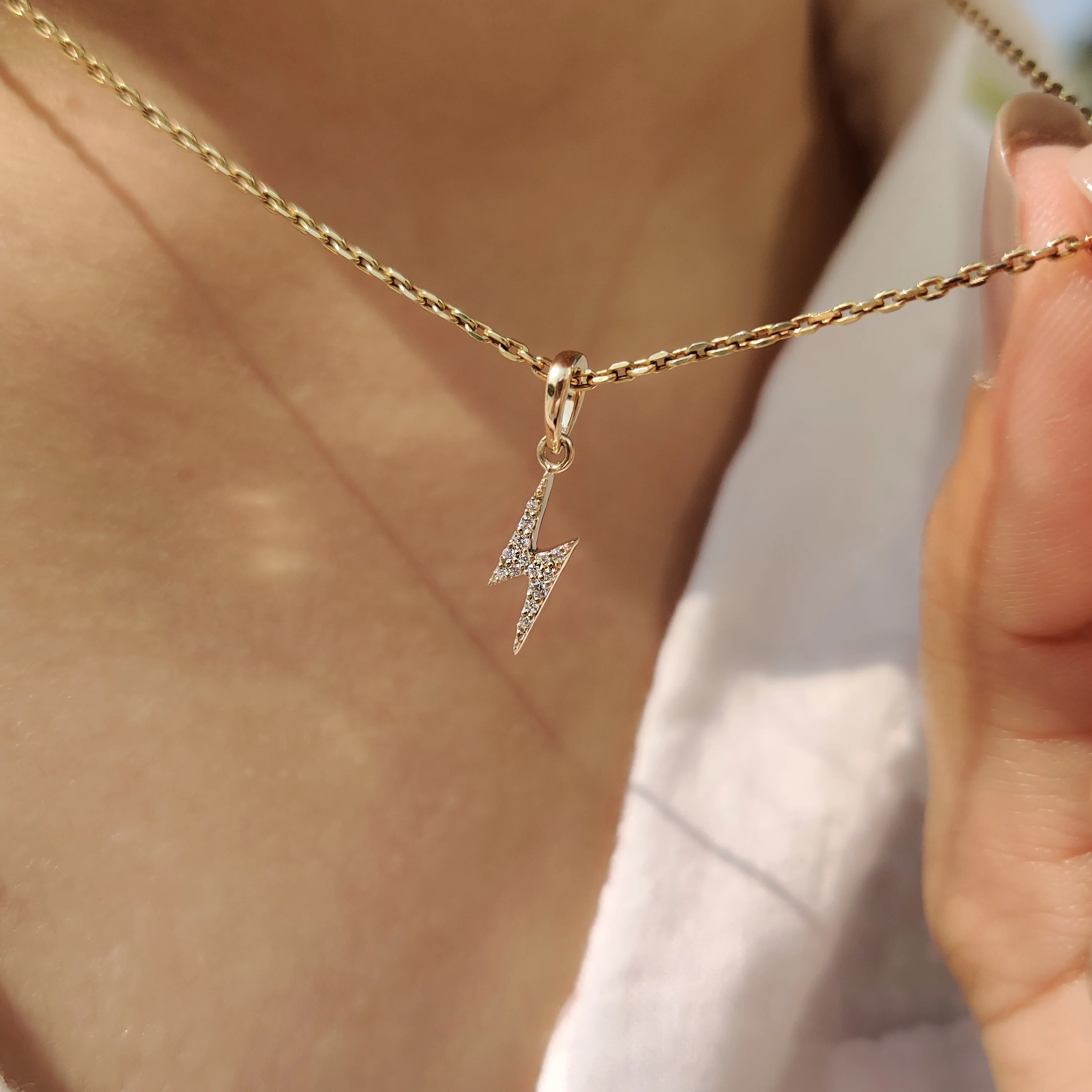 Round Diamond Lighting Bolt Yellow Gold Pendant - Image 5