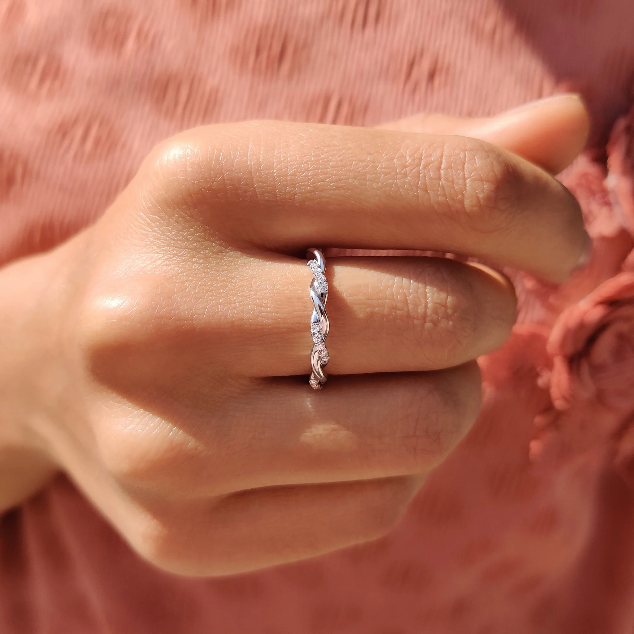 Round Cut Twisted Wedding Band - Image 2