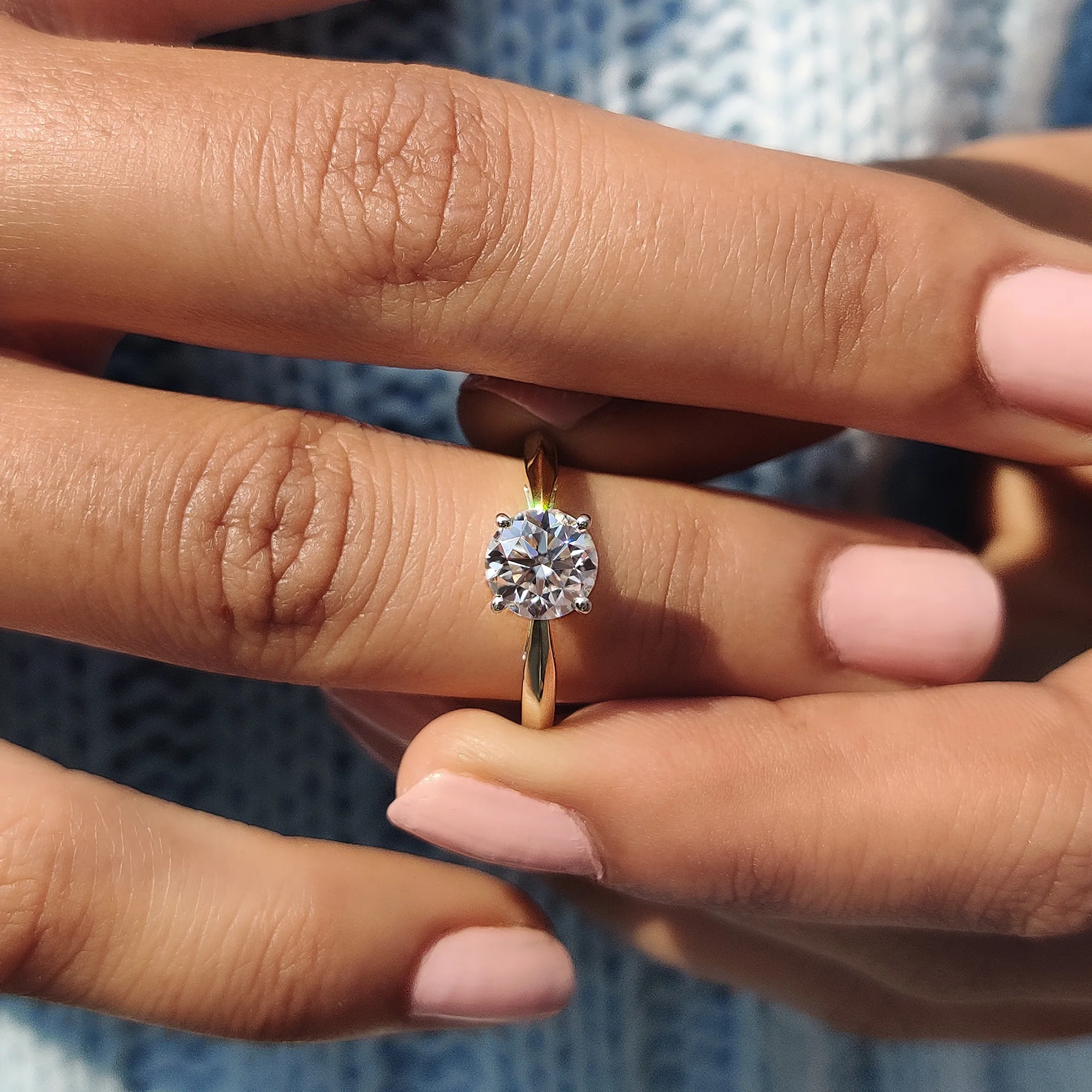 Tapered Knife Edge Round Cut Moissanite Engagement Ring - Image 9