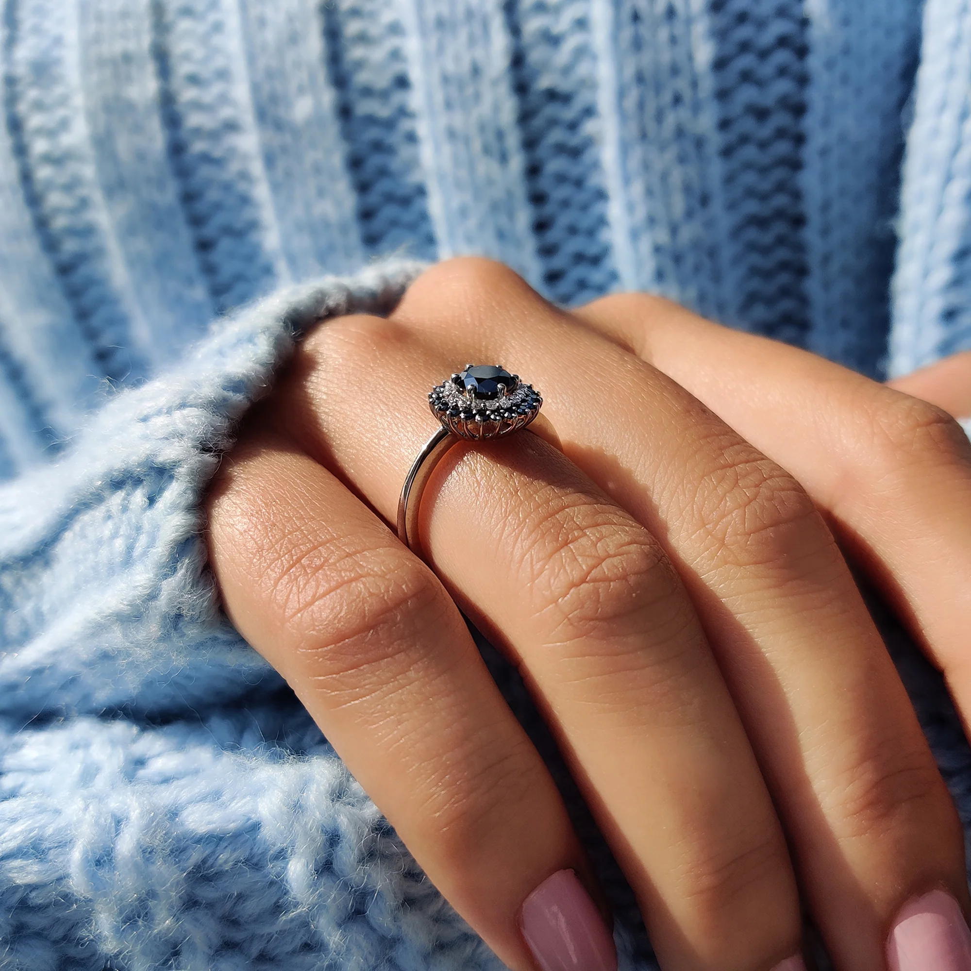 Tapered Shank Black Round Cut Ring - Image 4