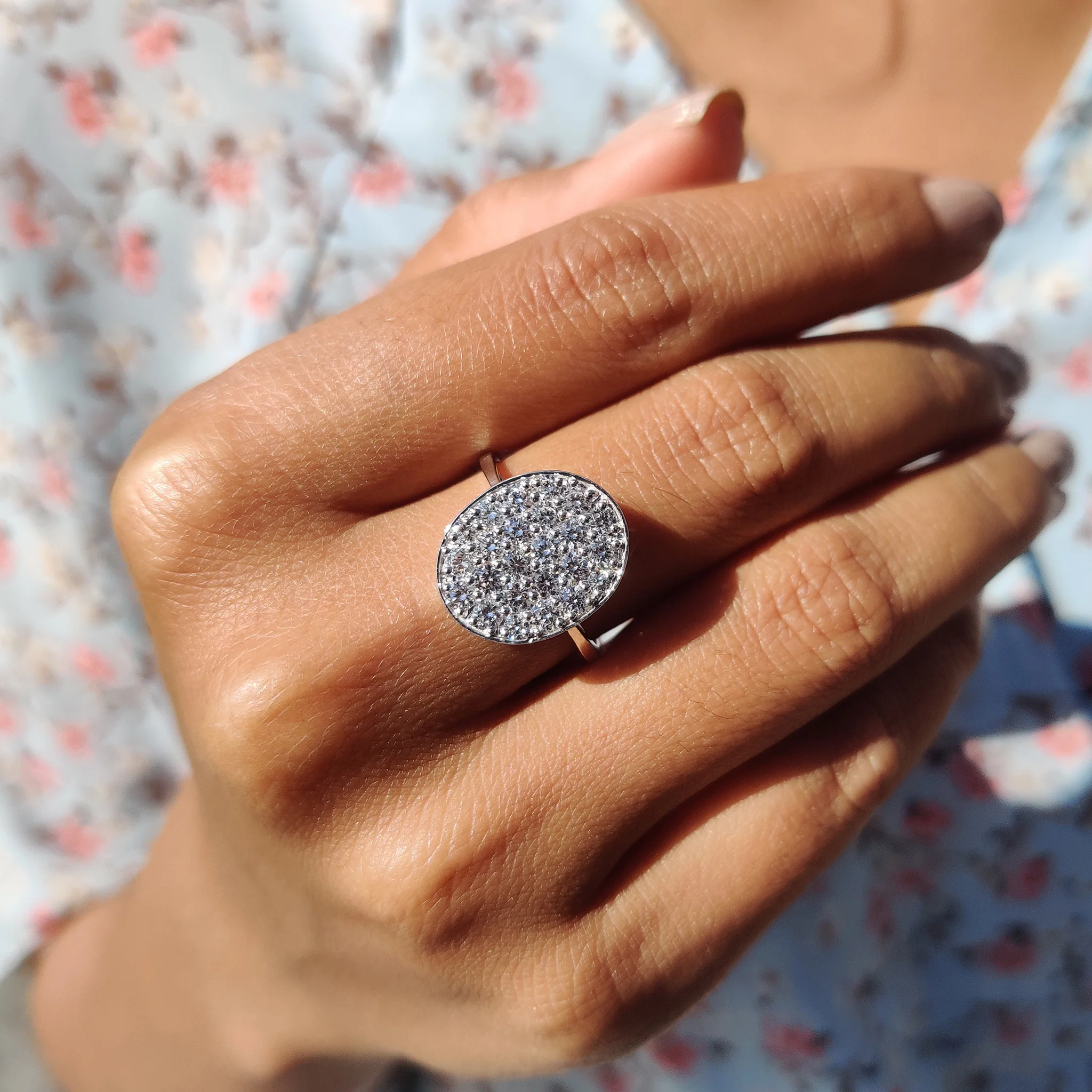 Twilight Bella Ring In Round Cut Stone - Image 2