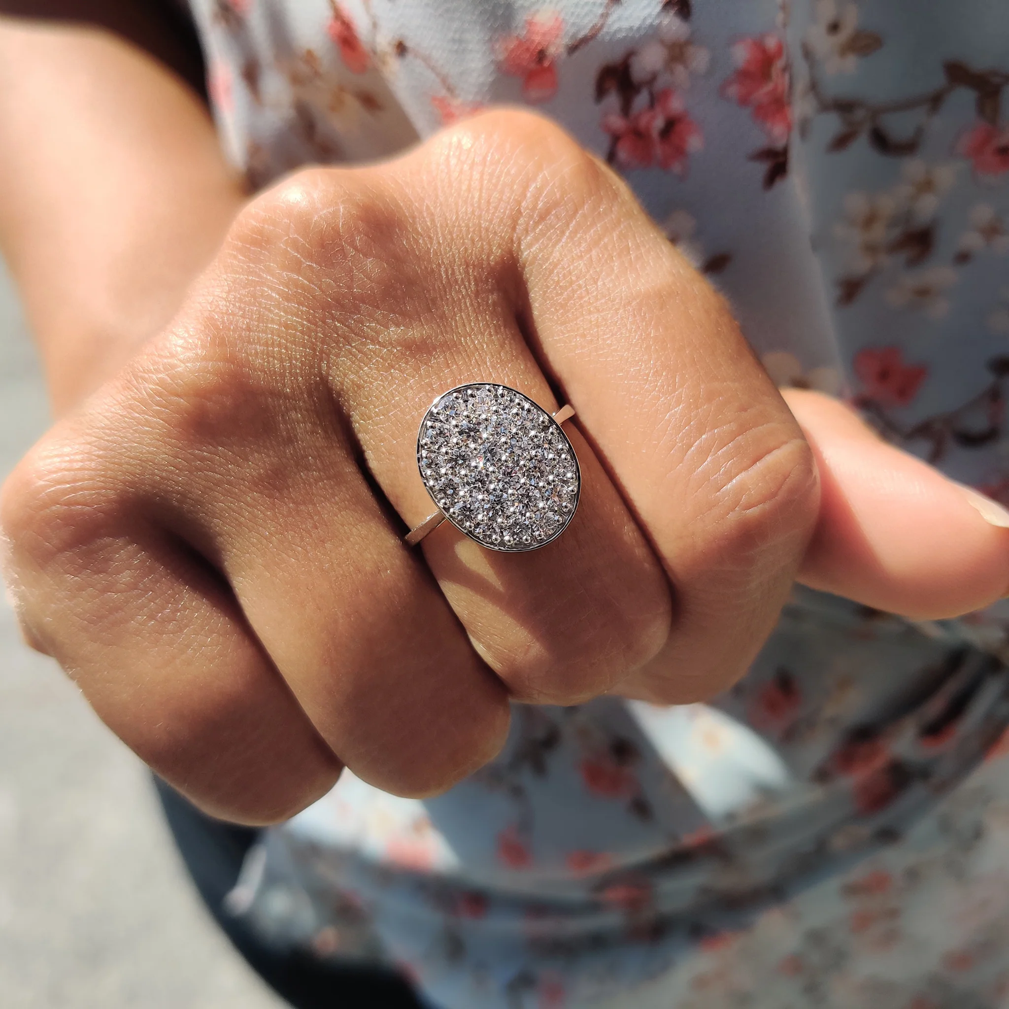 Twilight Bella Ring In Round Cut Stone - Image 6