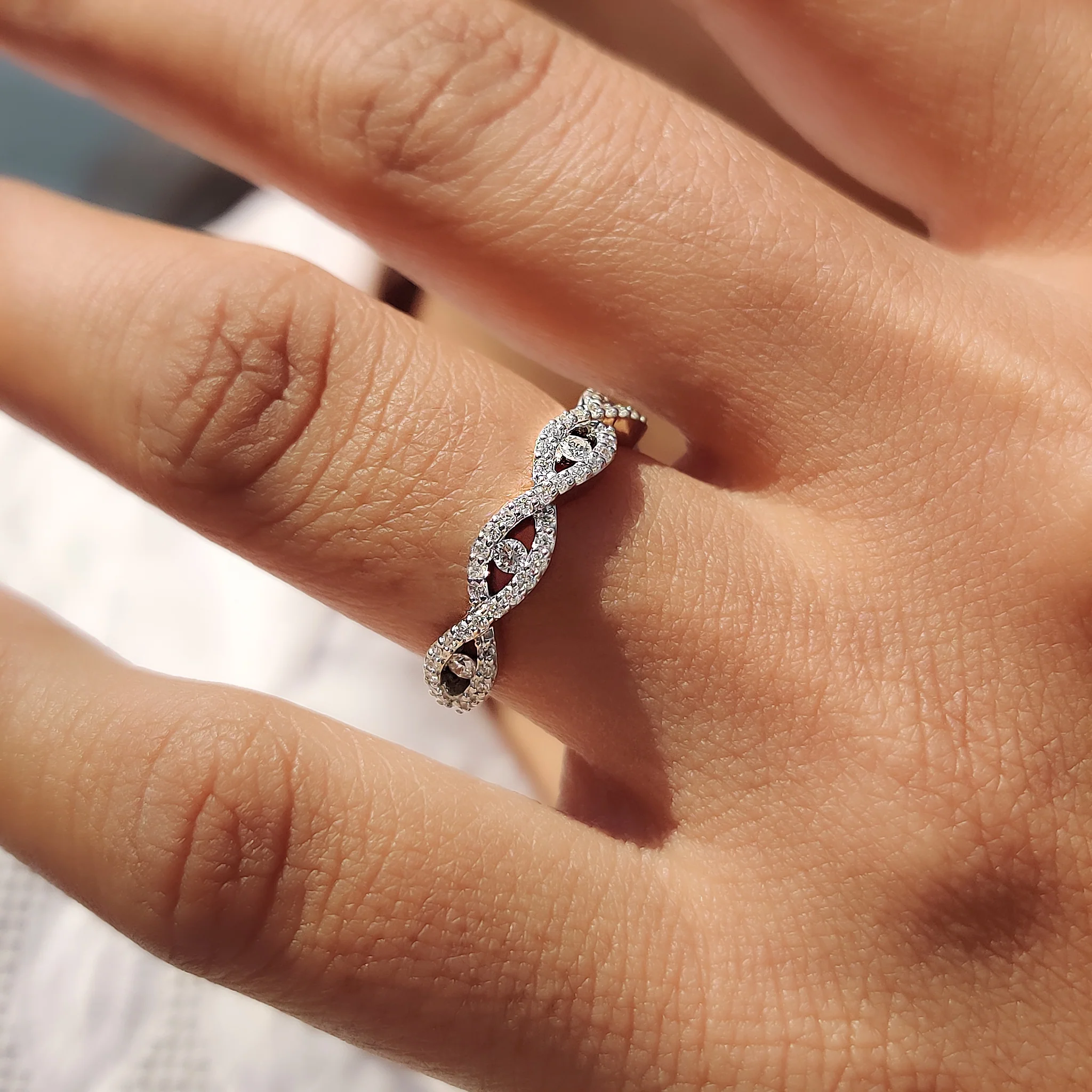 Twisted Diamond Wedding Band With Round Cut - Image 9