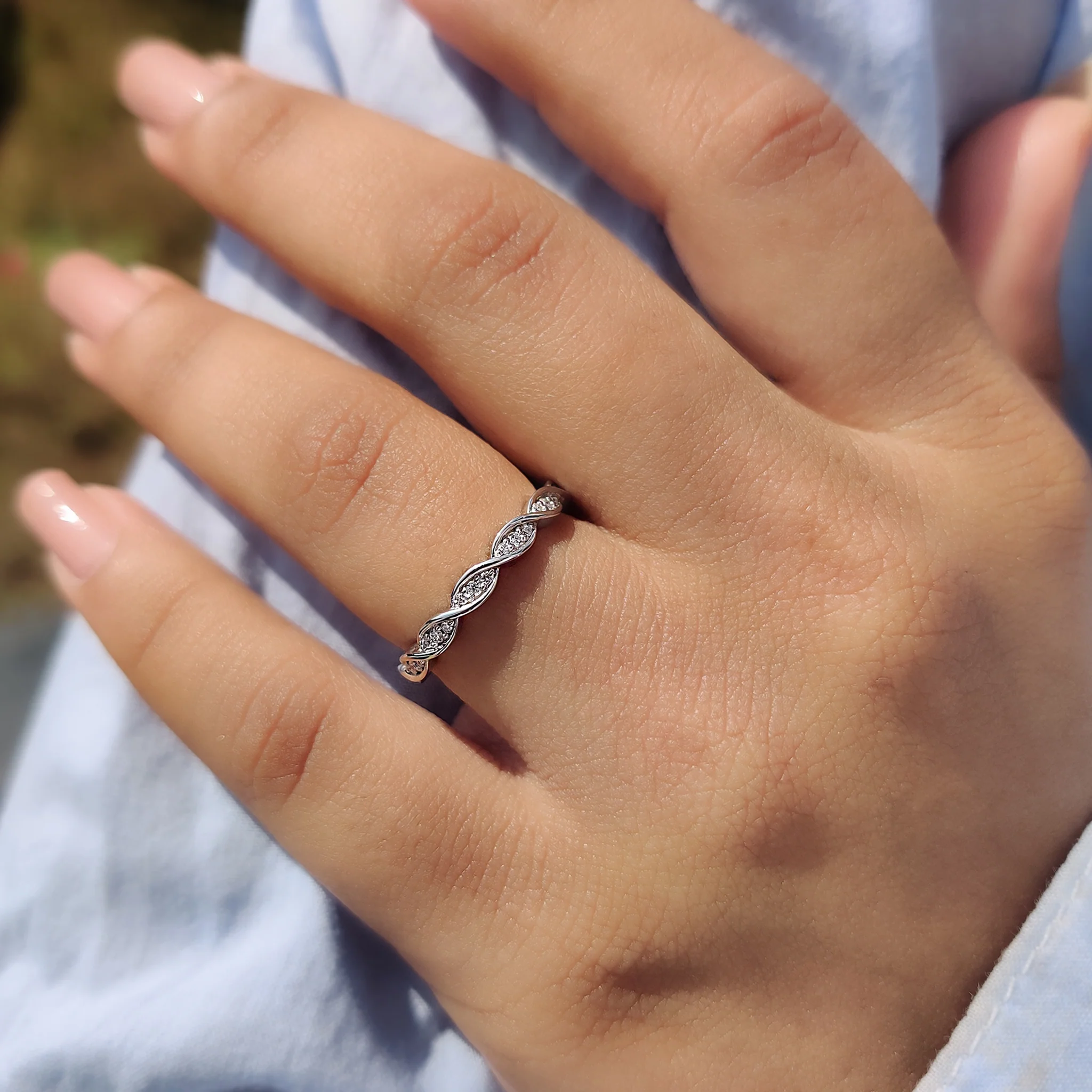Round Cut Diamond Eternity Twisted Wedding Band - Image 2