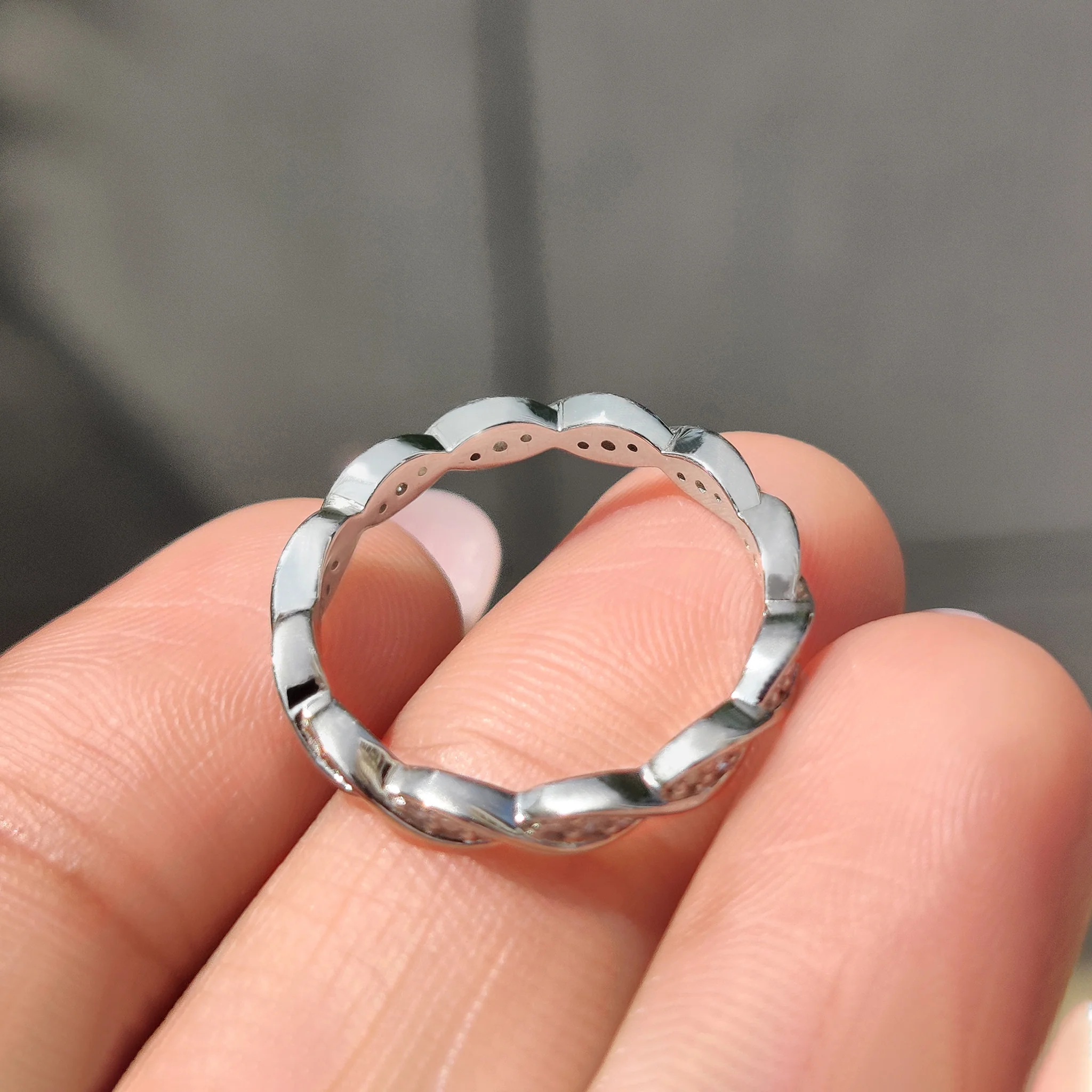 Round Cut Diamond Eternity Twisted Wedding Band - Image 8