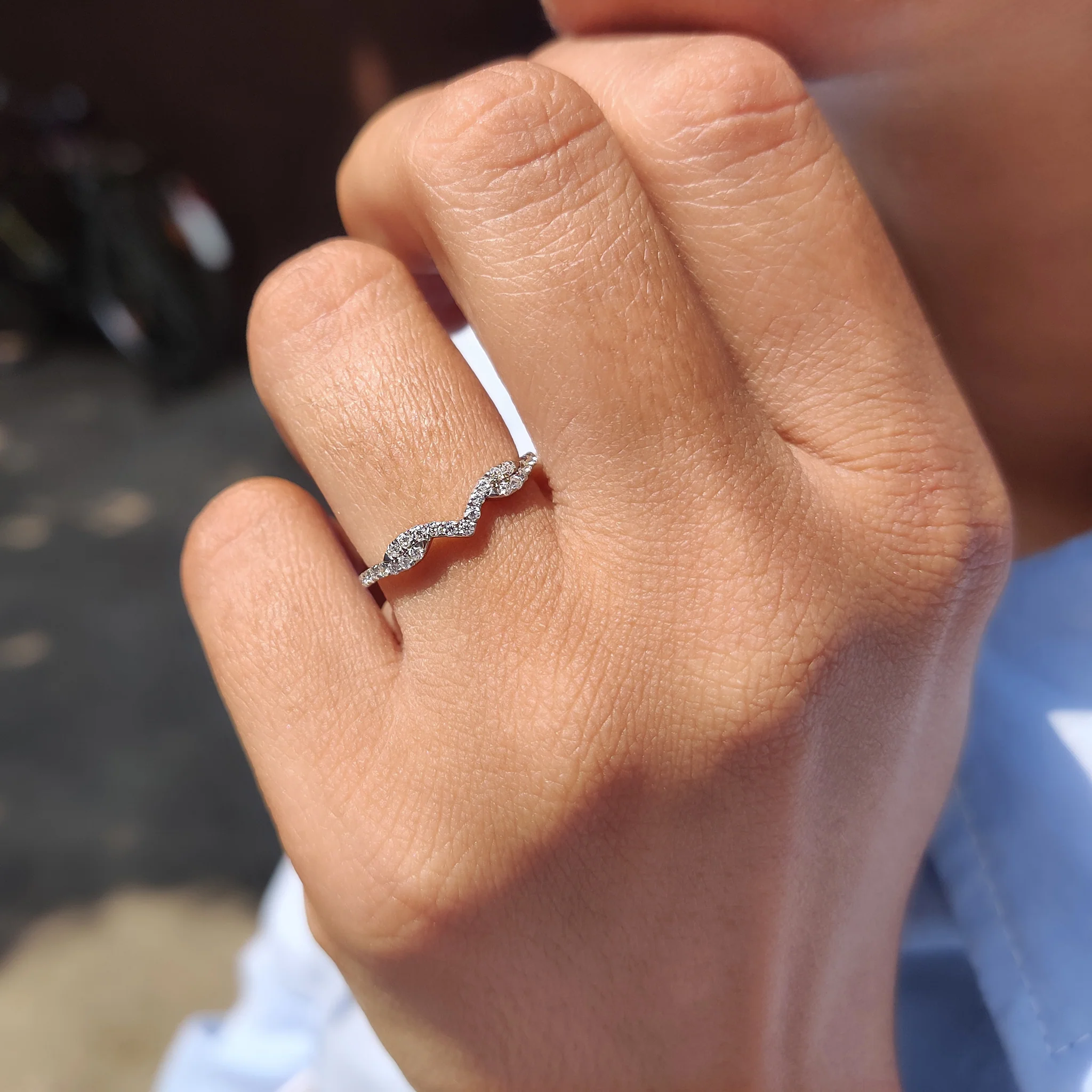Round Cut Vintage Style Chevron Wedding Band - Image 7