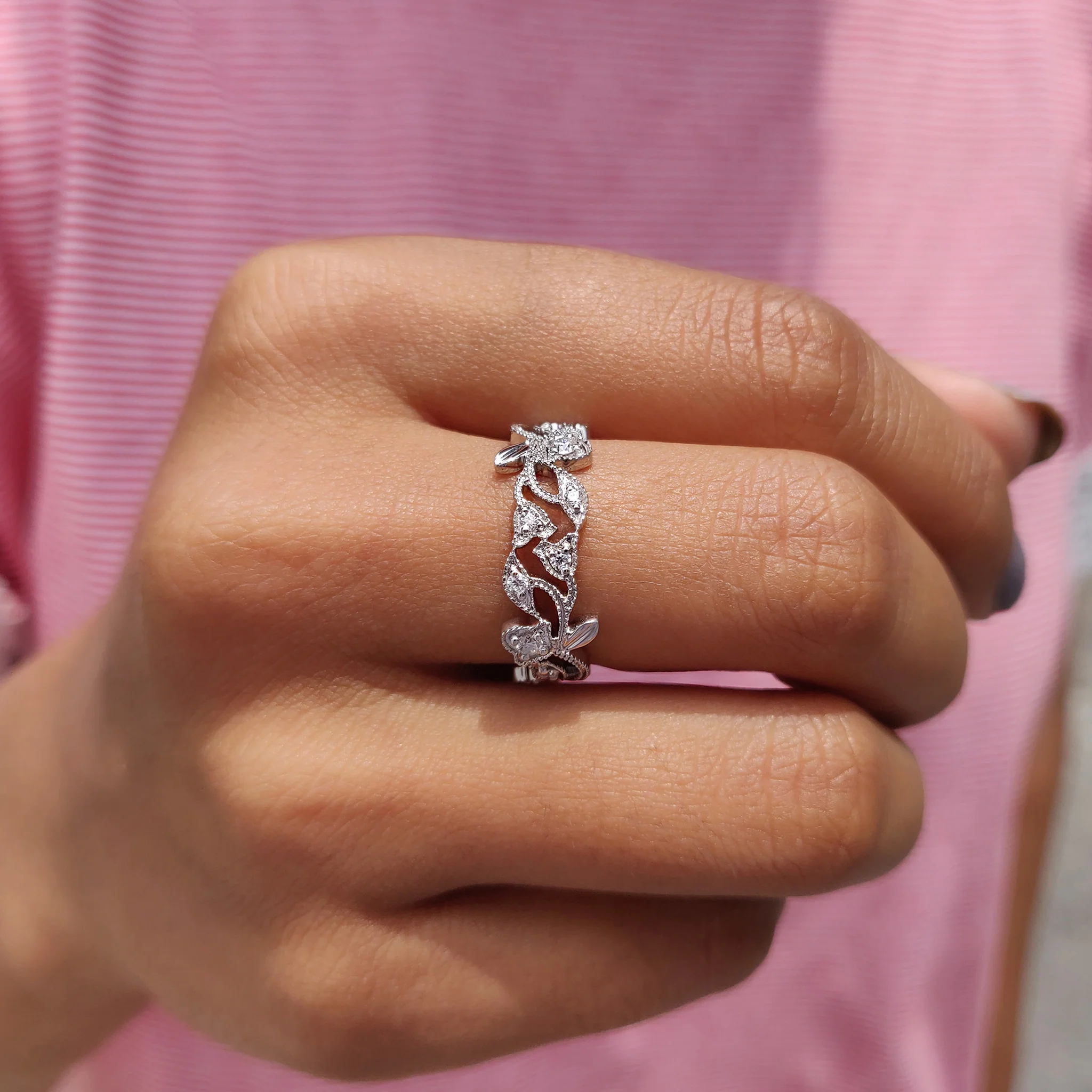 Vintage Style Wedding Band With Round Moissanite - Image 3