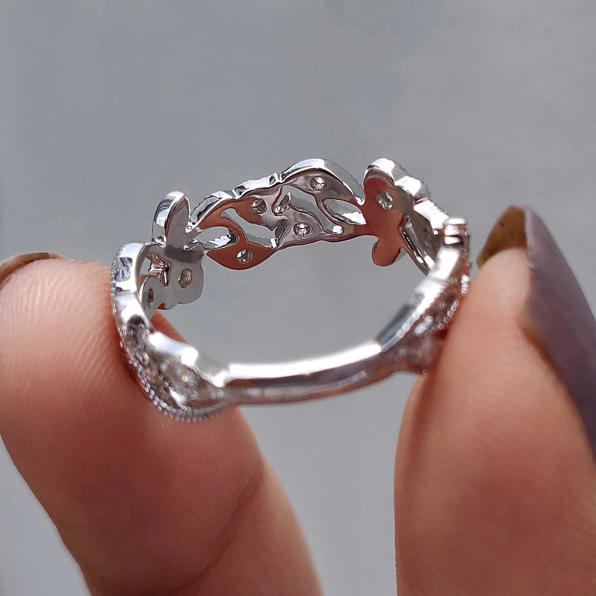 Vintage Style Wedding Band With Round Moissanite - Image 9