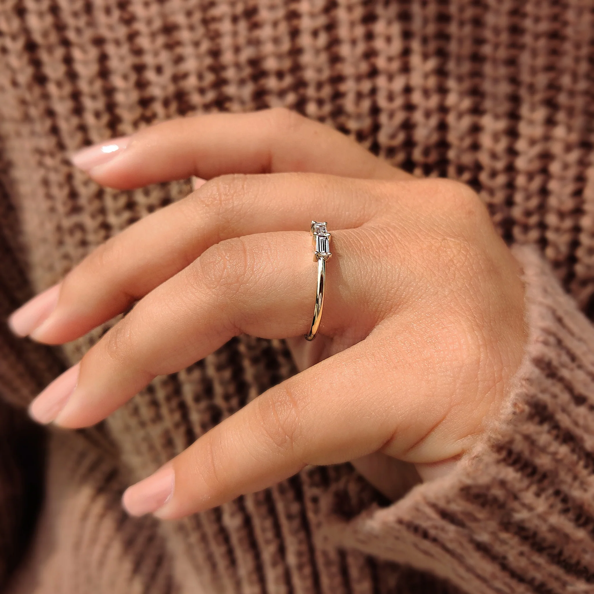 Baguette And Round Cut Yellow Gold Diamond Wedding Band - Image 4